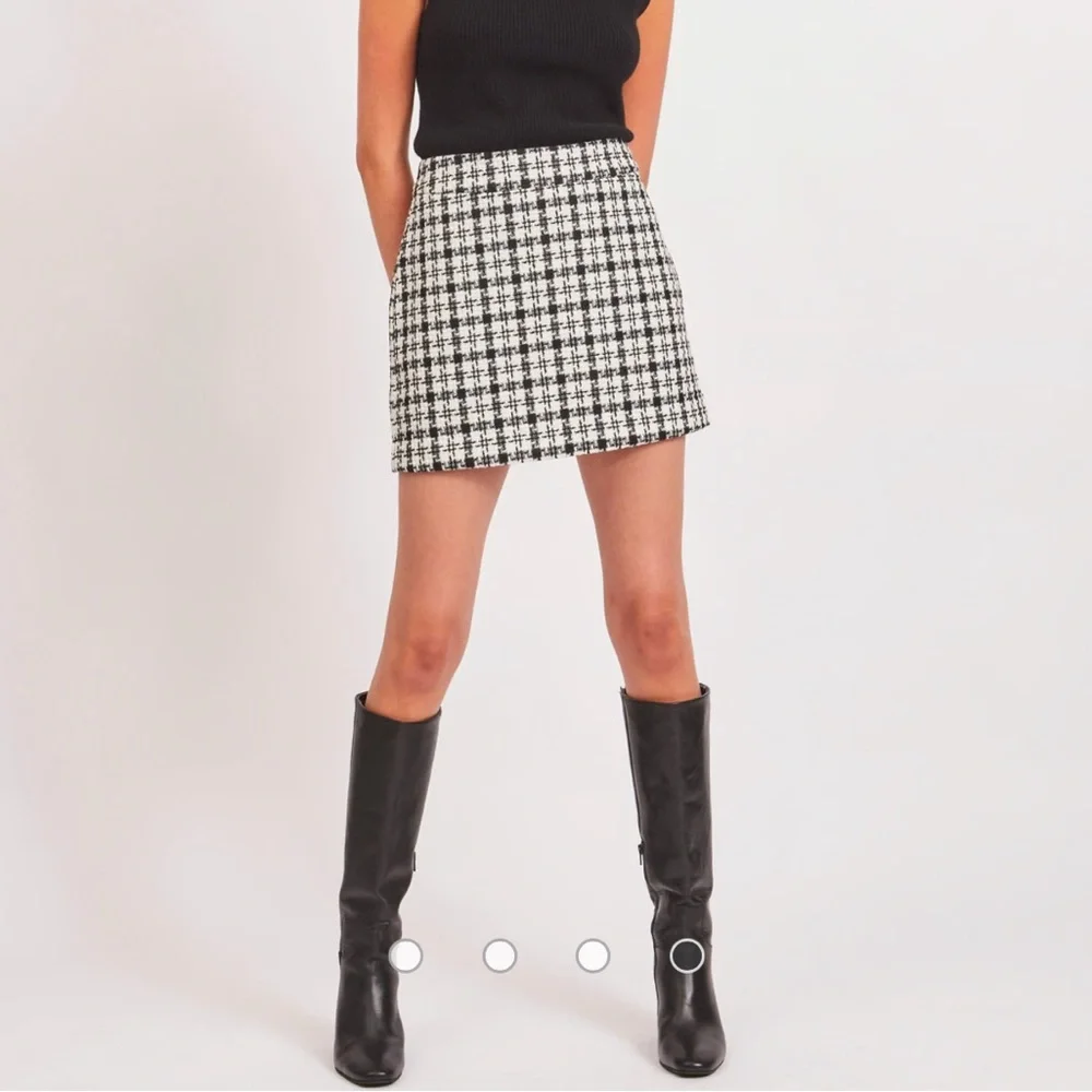 VILA Black and White Checkered Mini Skirt Sz 36 EUC